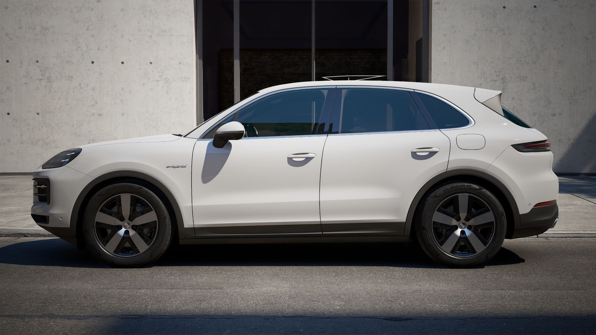 Die Außenansicht von Cayenne E-Hybrid zeigt die linke Seite des Fahrzeugs