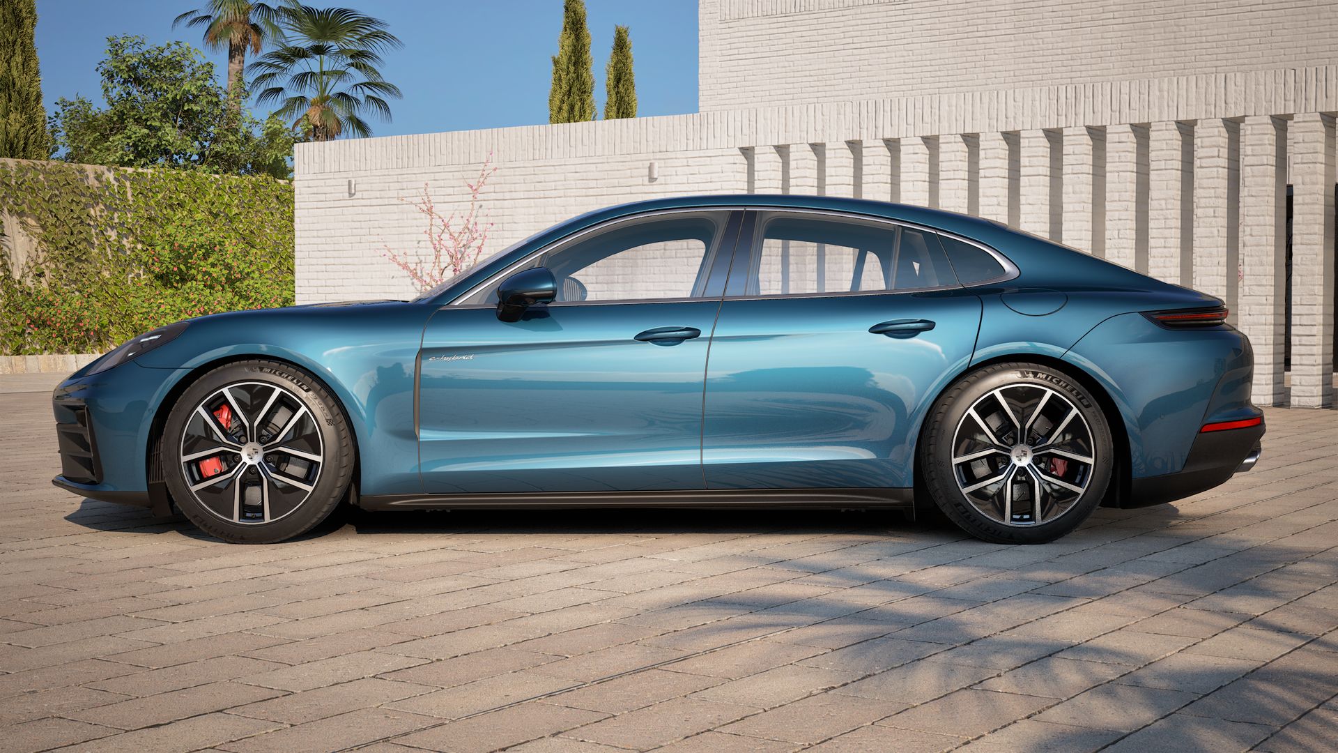 Die Außenansicht von Panamera 4S E-Hybrid zeigt die linke Seite des Fahrzeugs