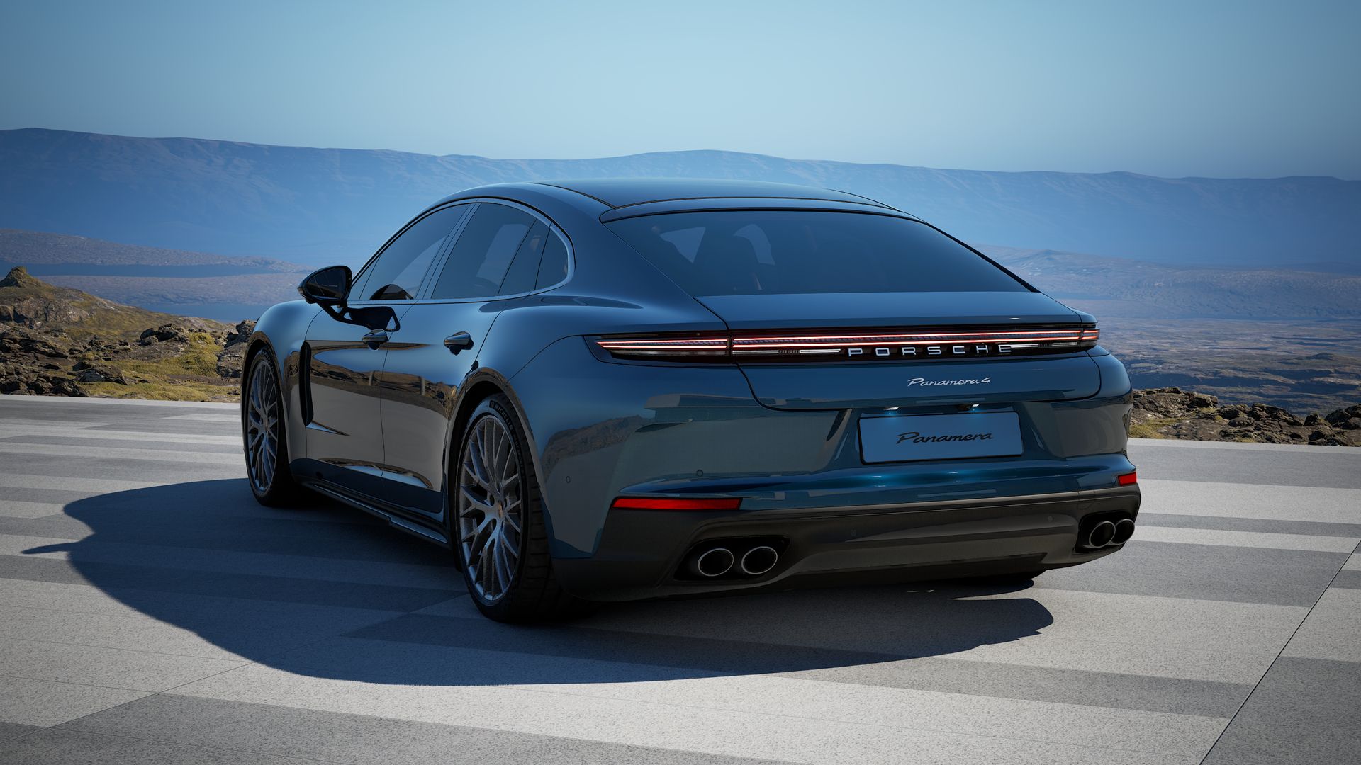 Panamera 4 背面図