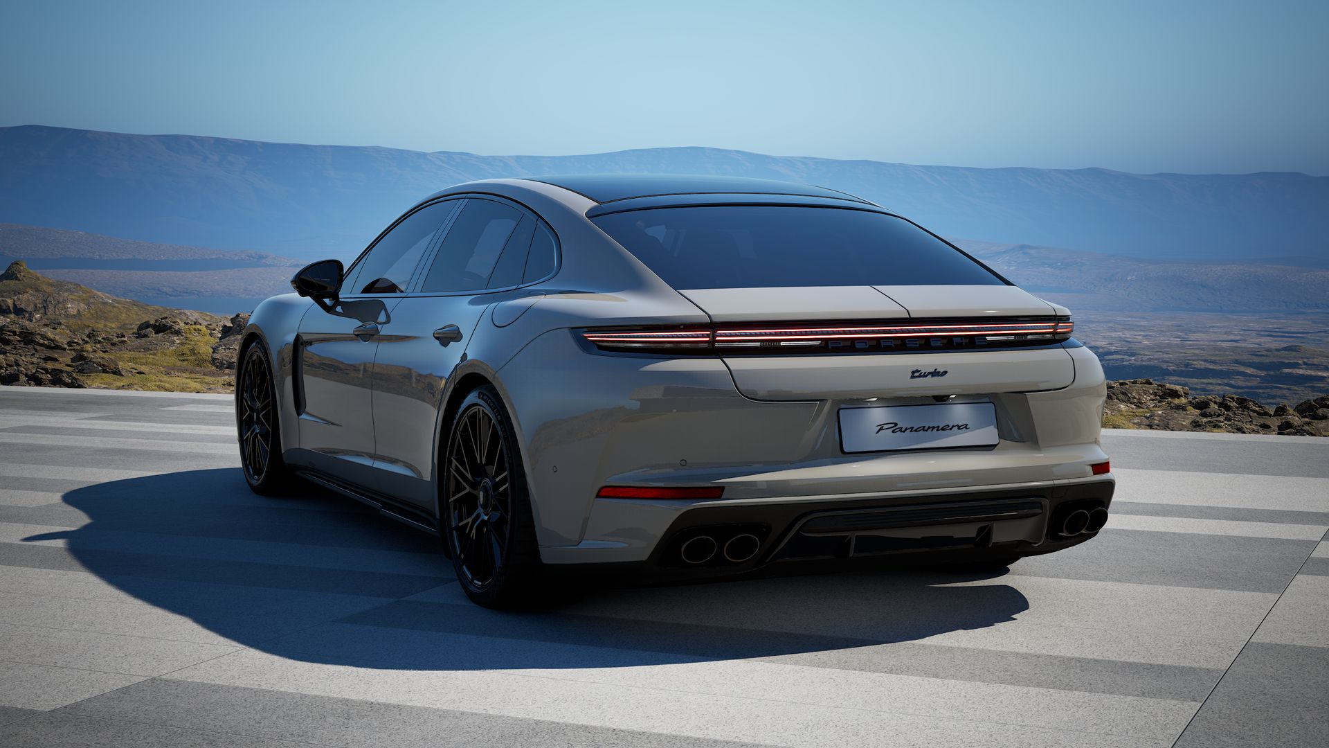 Panamera Turbo E-Hybrid 背面図