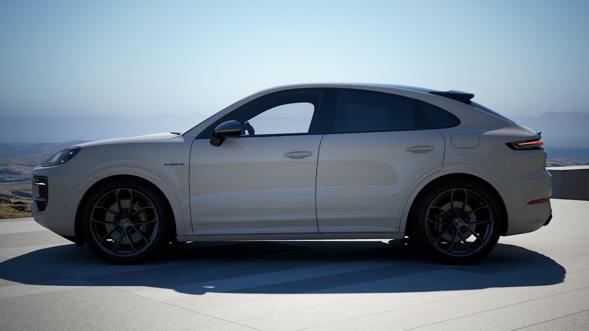 Cayenne E-Hybrid Coupé side view