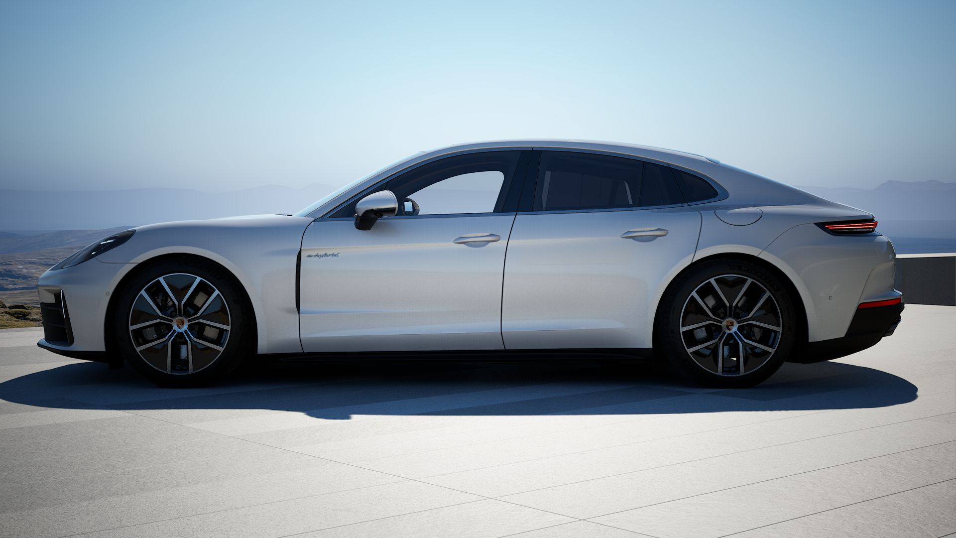 Panamera 4 E-Hybrid vista lateral.
