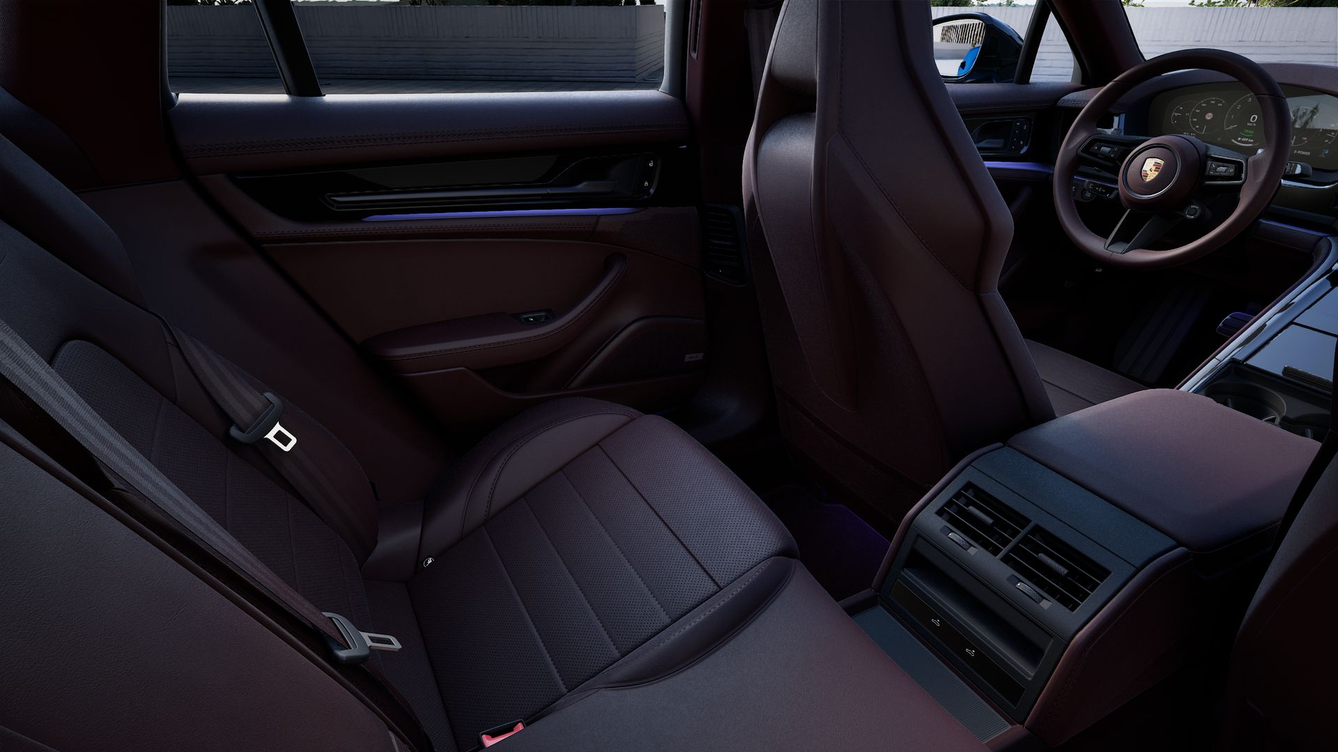 Vista interior, mostrando os bancos traseiros do Panamera 4 E-Hybrid