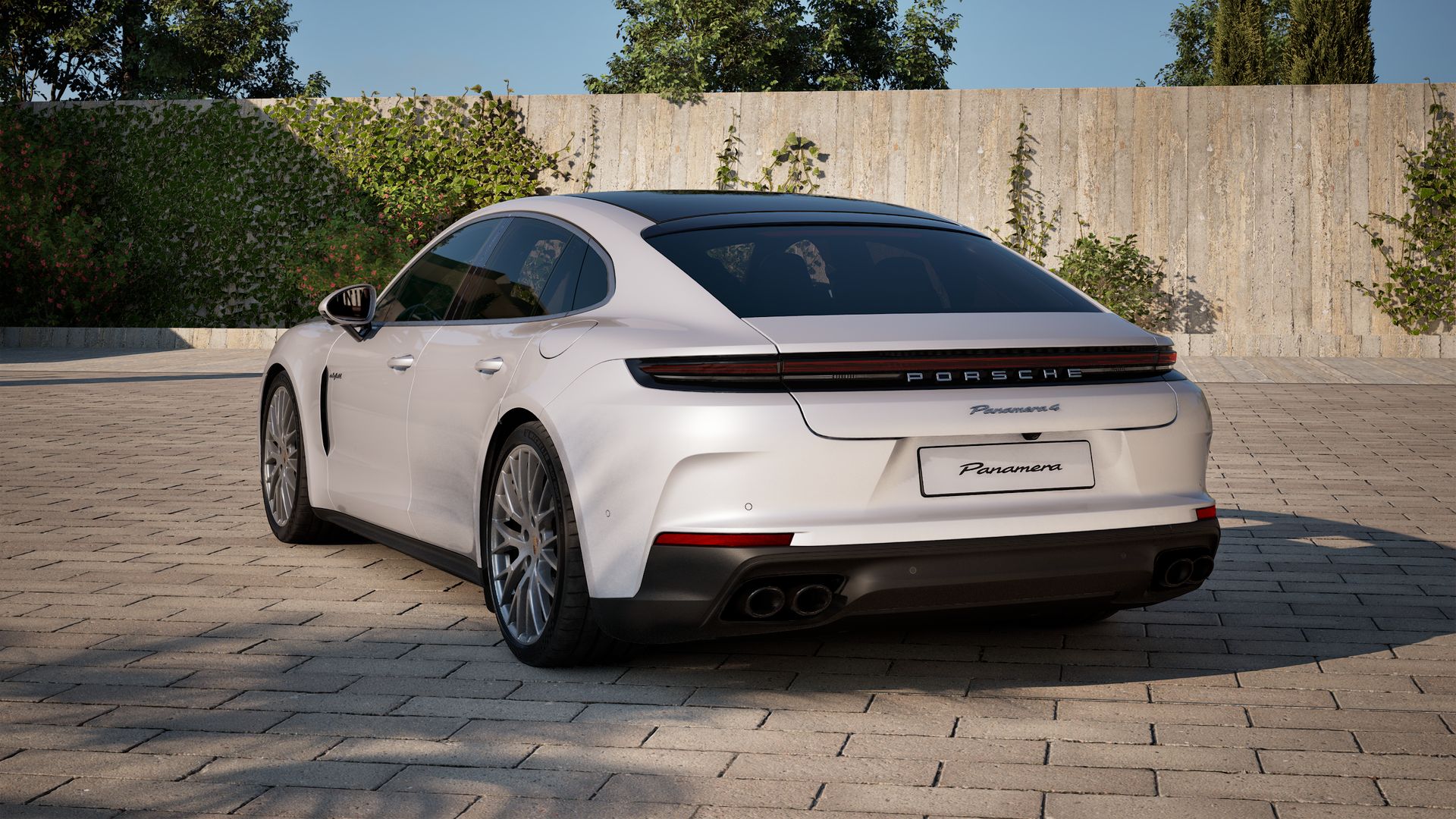 Vista exterior do Panamera 4 E-Hybrid, de trás e lateral esquerda