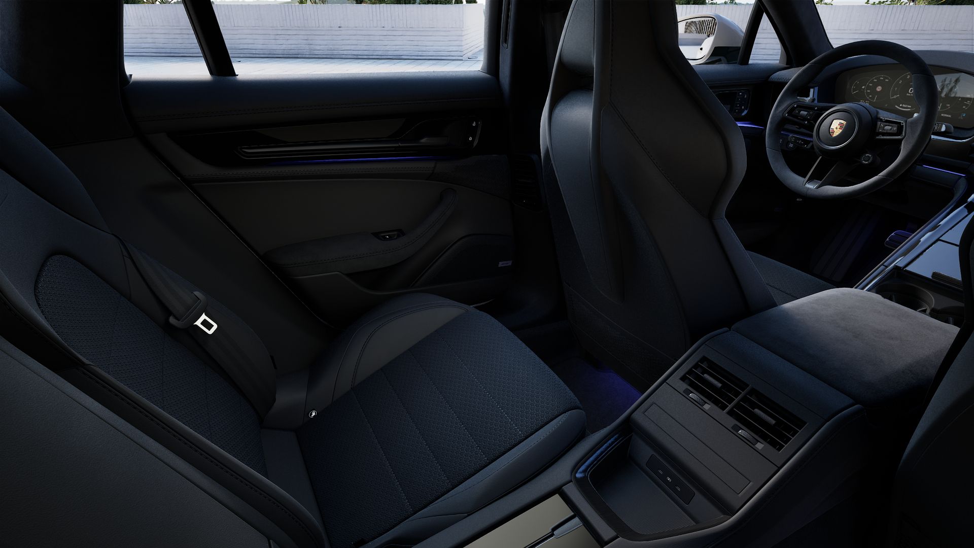 Vista interior, mostrando os bancos traseiros do Panamera GTS