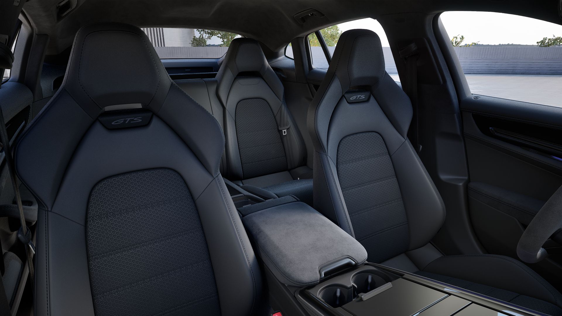 Vista interior, mostrando os bancos dianteiros do Panamera GTS