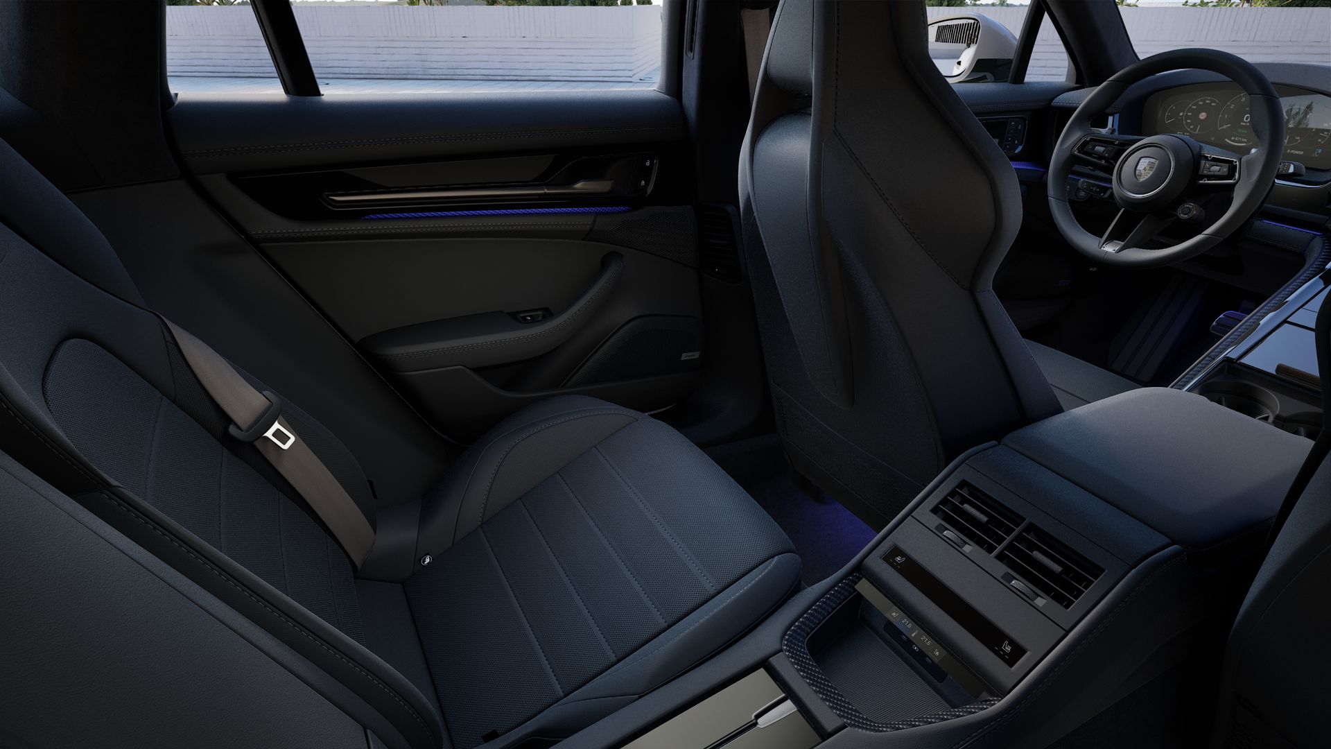 Vista interior, mostrando os bancos traseiros do Panamera Turbo E-Hybrid
