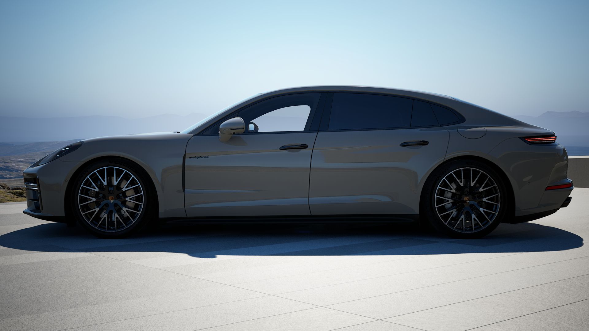 Vista lateral do Panamera 4 E-Hybrid Executive 