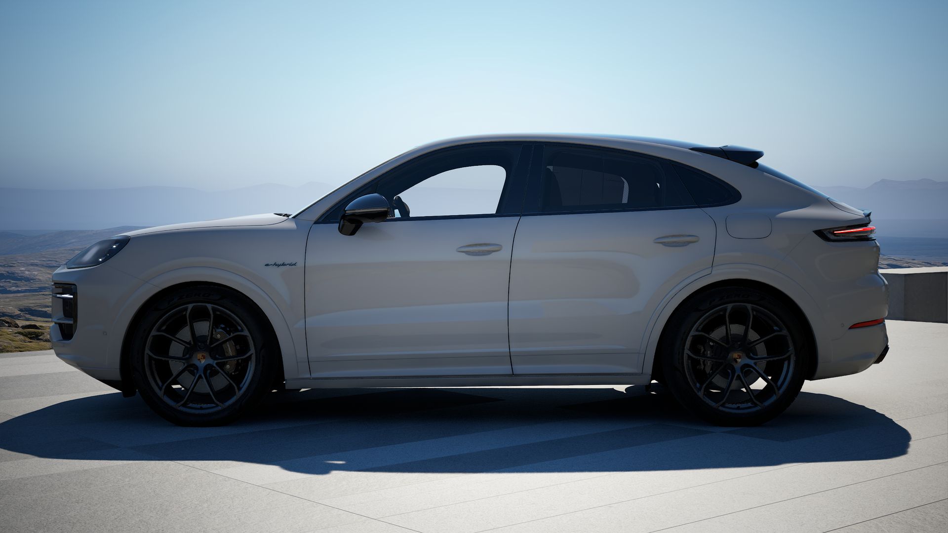 Cayenne E-Hybrid Coupé side view