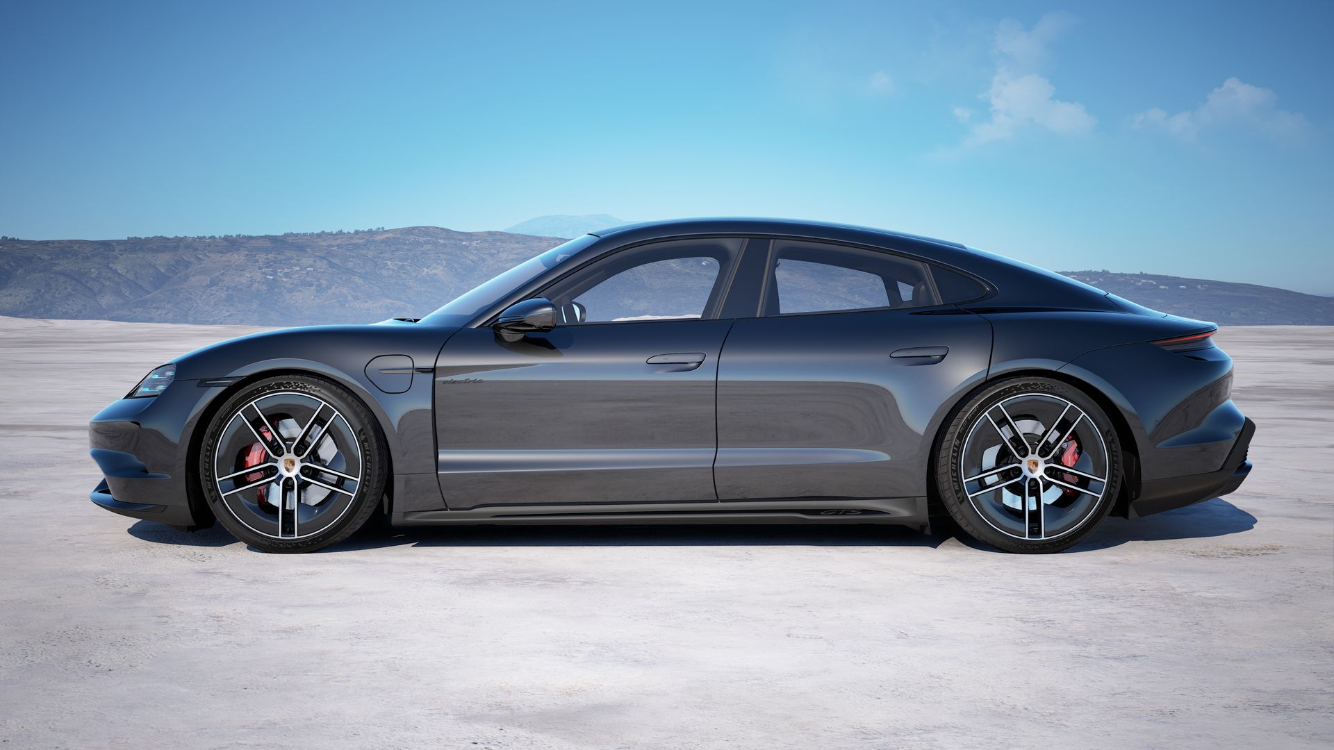 Taycan GTS side view