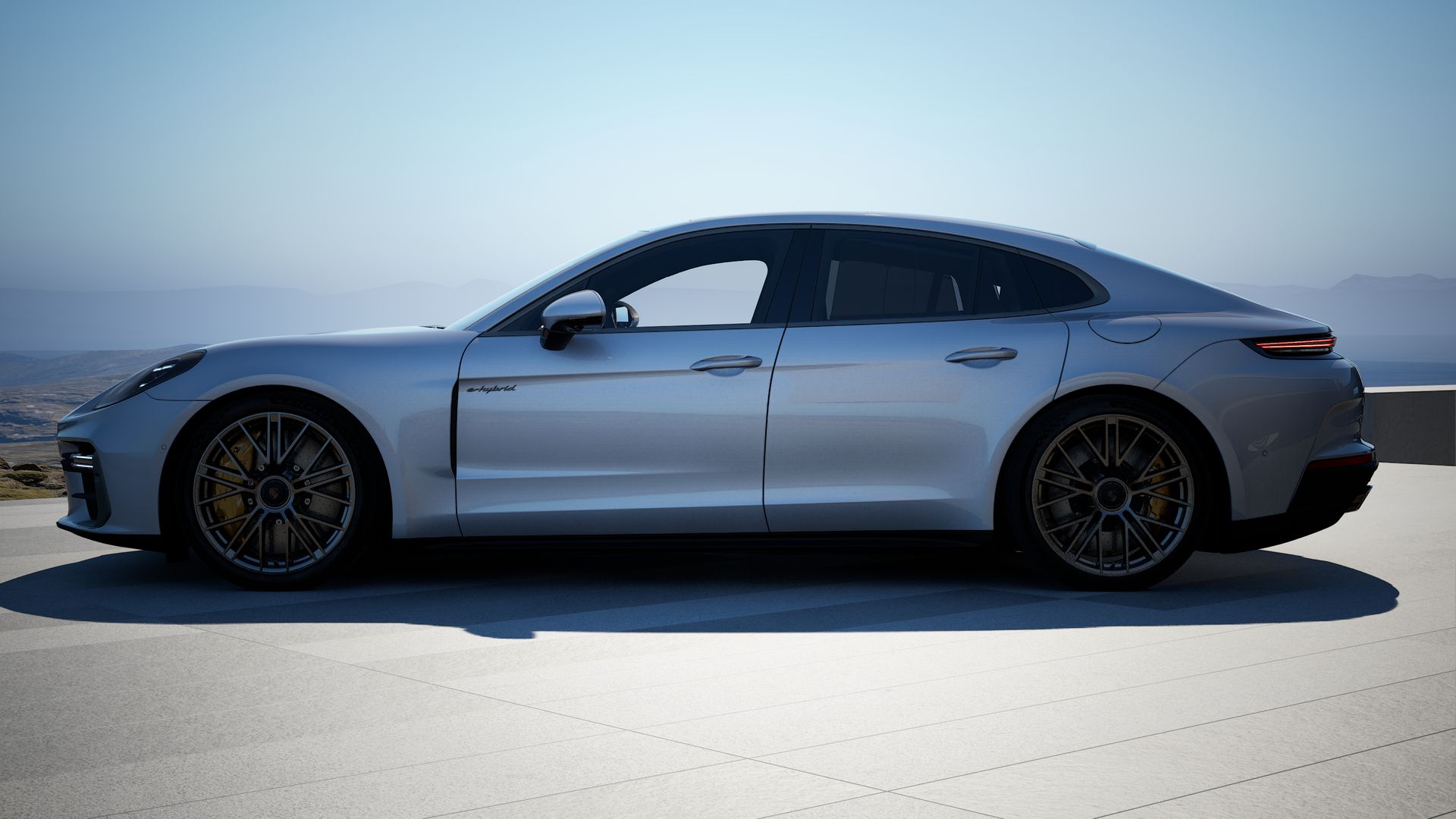 Panamera Turbo S E-Hybrid side view