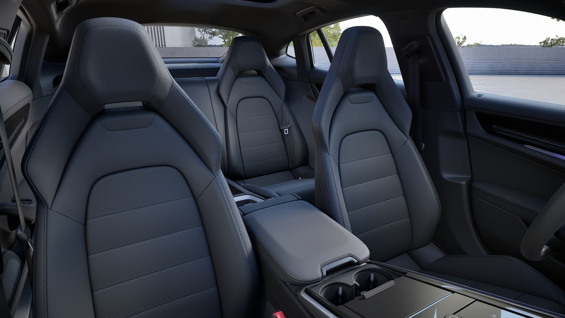 Interior view showing the front seats of Panamera 4 E-Hybrid