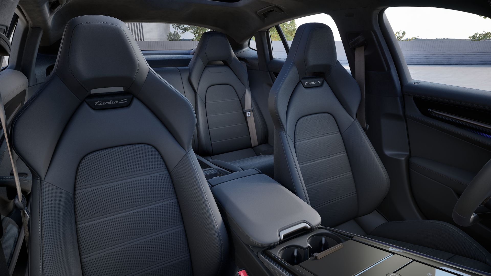 Interior view showing the front seats of Panamera Turbo S E-Hybrid