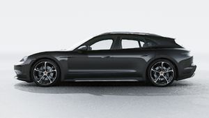 Exterior view of Taycan 4 Cross Turismo showing the left side of the car