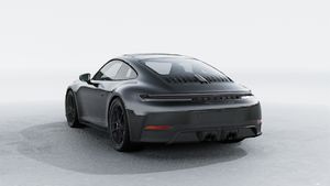 Vista esterna di 911 Carrera 4 GTS che mostra il retro e il lato sinistro della vettura