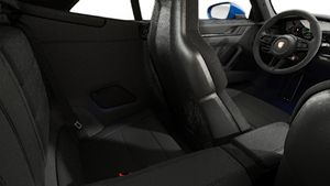 Innenansicht mit den Rücksitzen von 911 Carrera 4 GTS Cabriolet