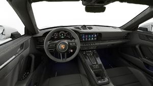 Innenansicht mit Lenkrad und Armaturenbrett von 911 Carrera 4 GTS Cabriolet