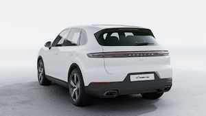Außenansicht von Cayenne E-Hybrid mit der Rückseite und der linken Seite des Fahrzeugs