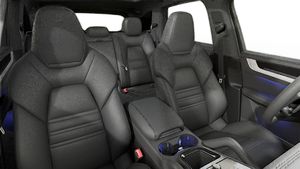Vista interna dei sedili anteriori di Cayenne S E-Hybrid