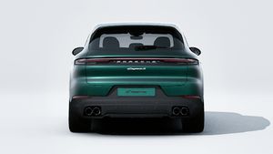 Außenansicht von Cayenne S E-Hybrid mit Blick auf das Heck des Fahrzeugs