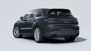 Außenansicht von Cayenne S E-Hybrid mit der Rückseite und der linken Seite des Fahrzeugs