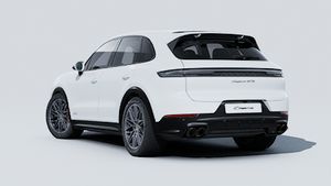 Vista esterna di Cayenne GTS che mostra il retro e il lato sinistro della vettura