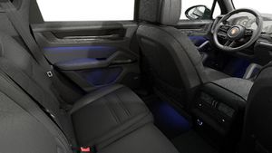 Innenansicht mit den Rücksitzen von Cayenne S E-Hybrid Black Edition