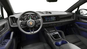 Innenansicht mit Lenkrad und Armaturenbrett von Cayenne S E-Hybrid Black Edition