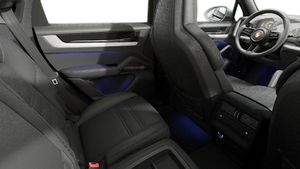 Vue de l'intérieur montrant les sièges arrière de Cayenne E-Hybrid Coupé