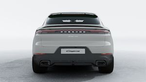 Vue extérieure de Cayenne E-Hybrid Coupé montrant l'arrière de la voiture