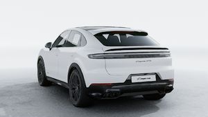 Außenansicht von Cayenne GTS Coupé mit der Rückseite und der linken Seite des Fahrzeugs