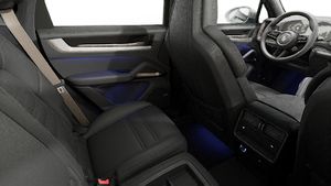 Innenansicht mit den Rücksitzen von Cayenne Turbo E-Hybrid Coupé
