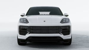 Außenansicht von Cayenne Turbo E-Hybrid Coupé mit Blick auf die Vorderseite des Fahrzeugs