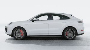 Die Außenansicht von Cayenne Turbo E-Hybrid Coupé zeigt die linke Seite des Fahrzeugs