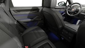 Innenansicht mit den Rücksitzen von Cayenne Coupé Black Edition
