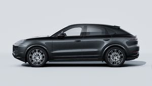 Die Außenansicht von Cayenne Coupé Black Edition zeigt die linke Seite des Fahrzeugs