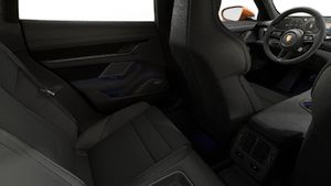 Innenansicht mit den Rücksitzen von Taycan GTS Sport Turismo