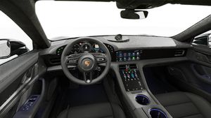Innenansicht mit Lenkrad und Armaturenbrett von Taycan GTS Sport Turismo