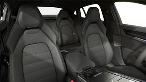 Innenansicht mit den Vordersitzen von Panamera 4 E-Hybrid