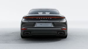 Vue extérieure de Panamera 4 E-Hybrid montrant l'arrière de la voiture