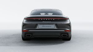 Außenansicht von Panamera 4 E-Hybrid mit Blick auf das Heck des Fahrzeugs