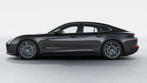 Vue extérieure de Panamera 4 E-Hybrid montrant le côté gauche de la voiture