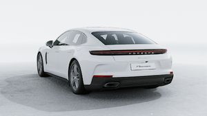 Außenansicht von Panamera 4 E-Hybrid mit der Rückseite und der linken Seite des Fahrzeugs