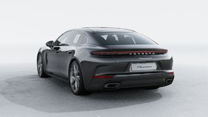 Außenansicht von Panamera 4 E-Hybrid mit der Rückseite und der linken Seite des Fahrzeugs