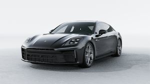 Außenansicht von Panamera 4 E-Hybrid mit der Vorderseite und der linken Seite des Fahrzeugs