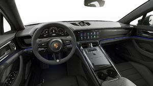 Innenansicht mit Lenkrad und Armaturenbrett von Panamera GTS