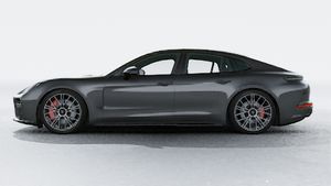 Die Außenansicht von Panamera GTS zeigt die linke Seite des Fahrzeugs