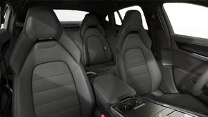 Vista interna dei sedili anteriori di Panamera 4S E-Hybrid