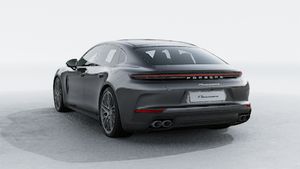 Außenansicht von Panamera 4S E-Hybrid mit der Rückseite und der linken Seite des Fahrzeugs