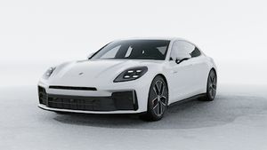Vista esterna di Panamera 4S E-Hybrid che mostra la parte anteriore e il lato sinistro della vettura